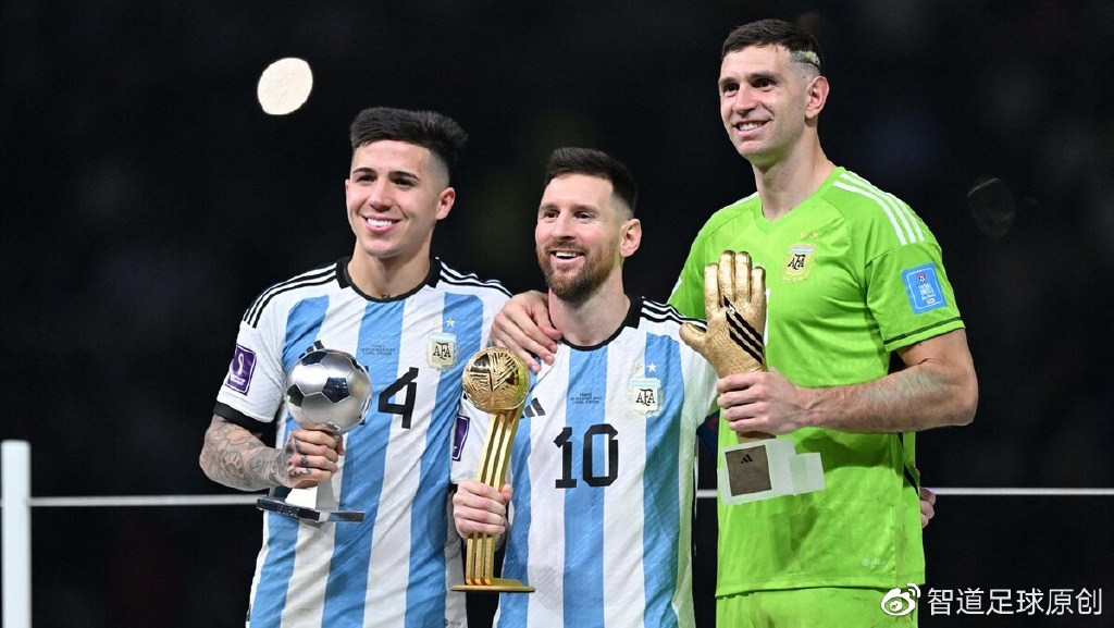  切尔西斥资过亿引援，恩佐费尔南德斯刷新转会费纪录  