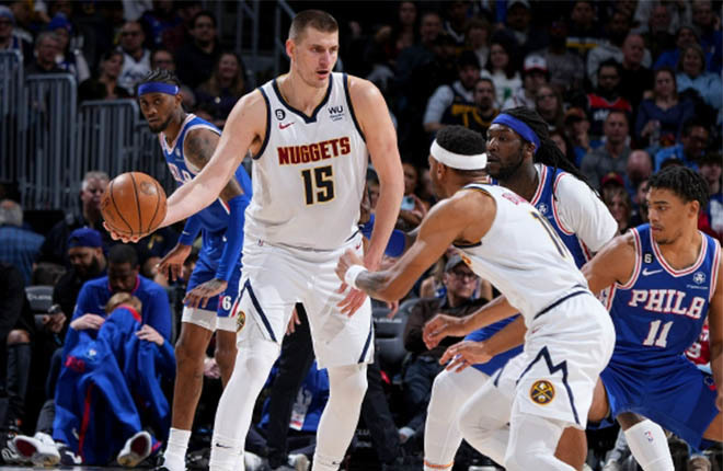  掘金约基奇全能表现，达成赛季第三次三双  